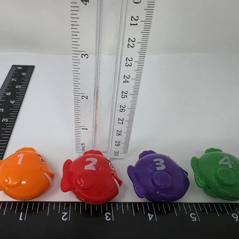 Fish Plastic 1 2 3 4 Red Green Purple Orange Lot of 4